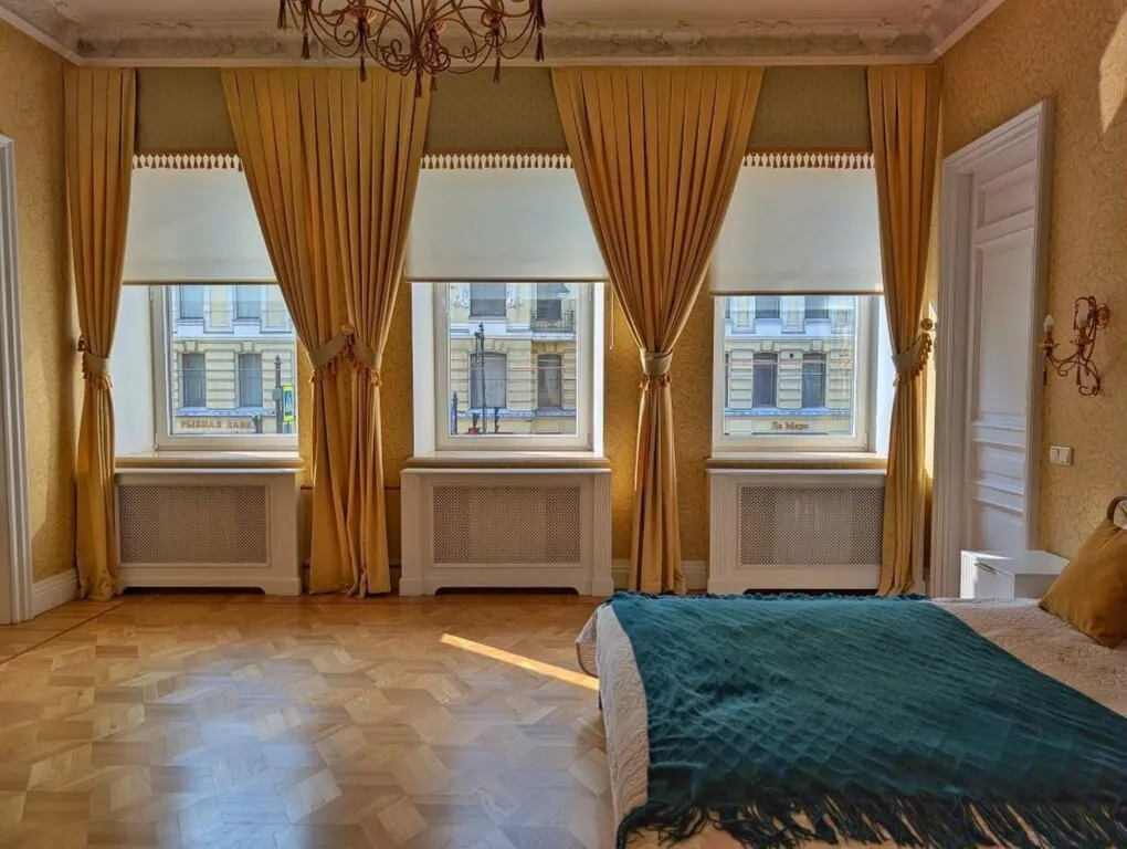 5-комнатная квартира на Суворовском проспекте