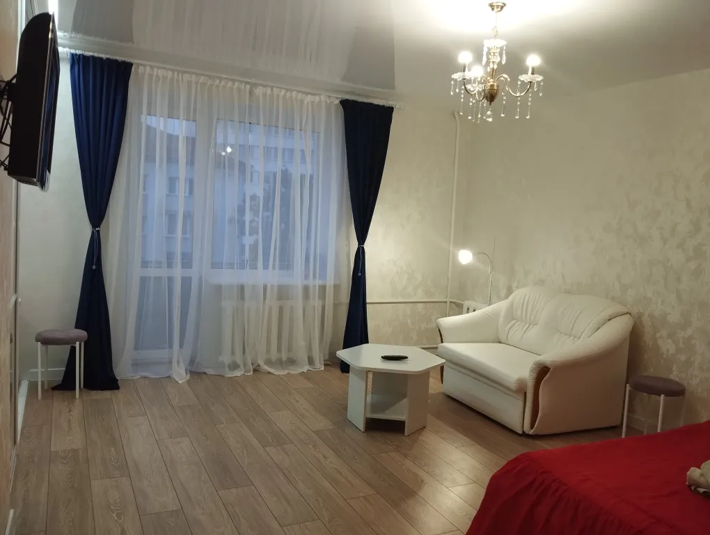 Очень светлая красивая новая квартира в самом центре у площади Победы