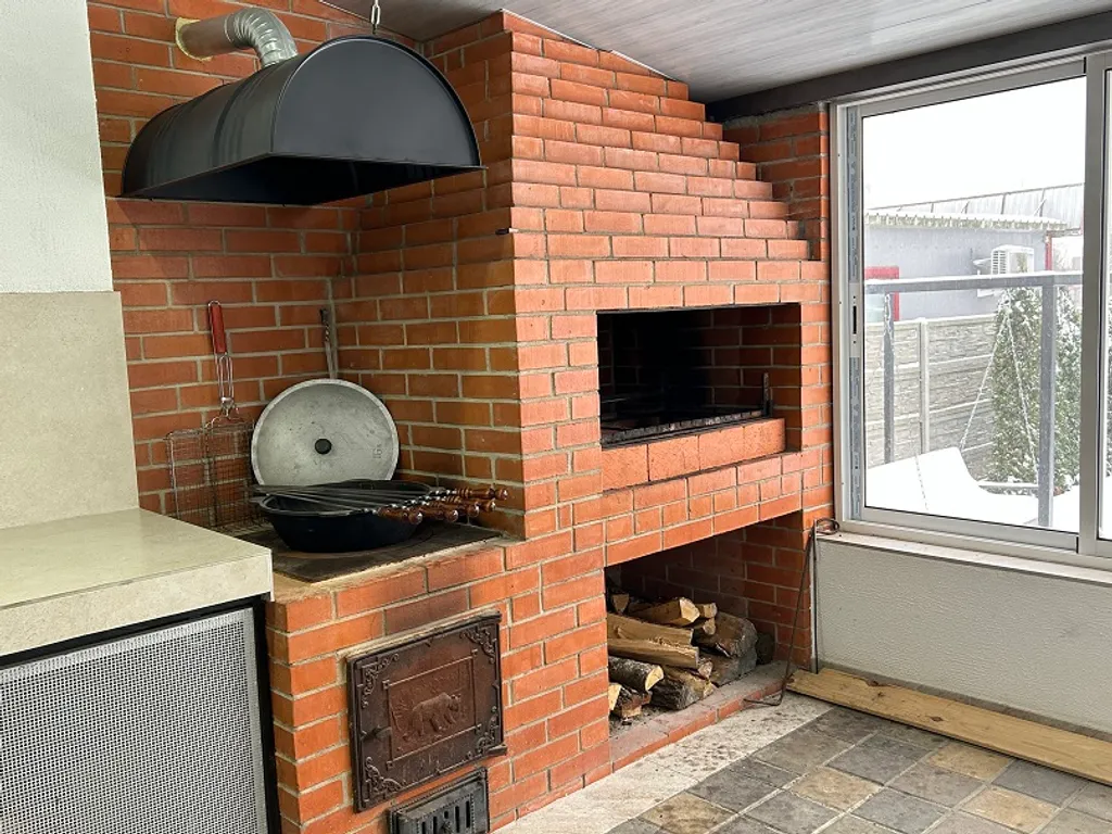 Уютный коттедж рядом с минском, с баней на дровах и бассейном