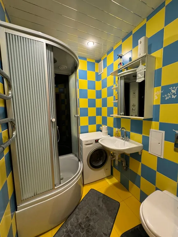 Квартира рядом с Форумом, Областная больница во дворе