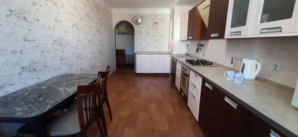 Семейная трёхкомнатная квартира на въезде в город