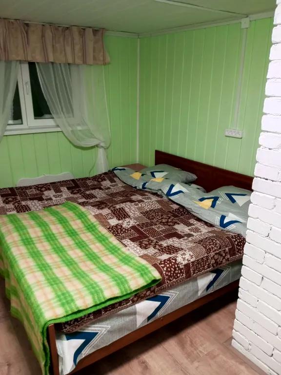 Дом рядом с озером