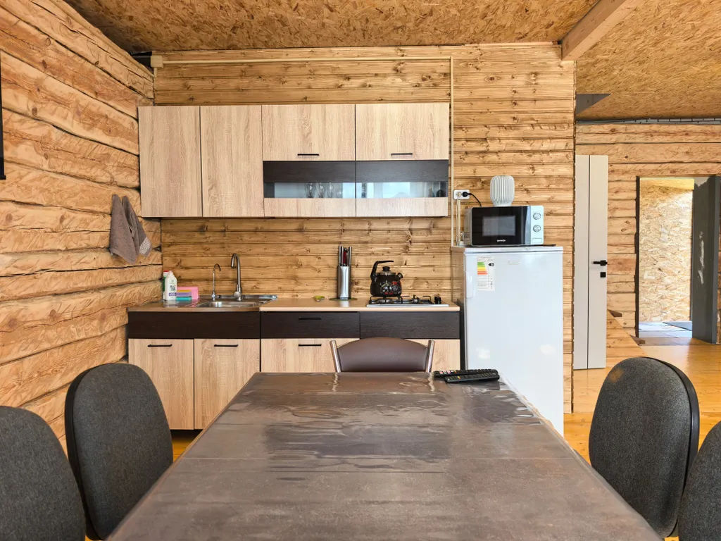 Коттедж Новый дом у озера с бесплатным бильярдом, рядом с турбазой Чайка — Ланино