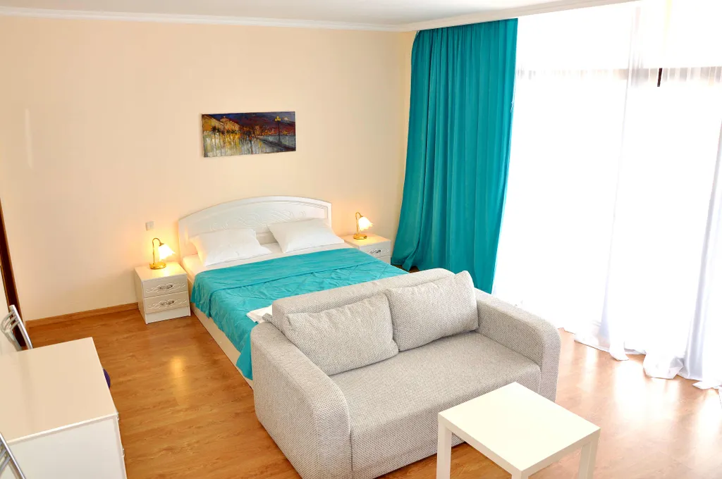 Супер-видовая квартира в Ливадии на берегу моря