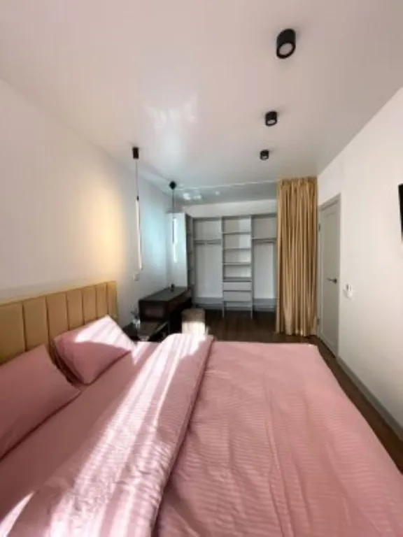 Квартира Квартира ЖК Альпийский квартал, рядом ЖД, 13 этаж, кровать 160 см, вид во двор — Сочи