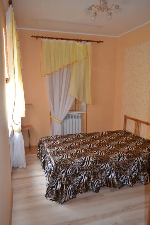 Коттедж Двухкомнатный дом, в 2 минутах до моря пешком — Ейск