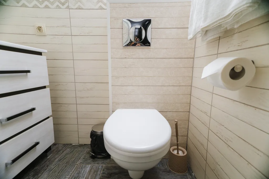 Апартаменты в горах, большая кровать