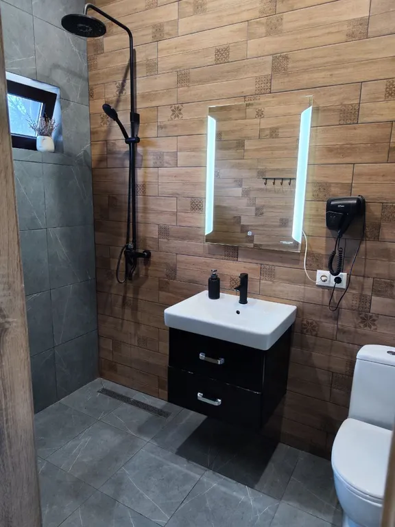 Коттедж Вилла Банана, дом с подогреваемым бассейном и баней в черте города — Елизаветинская