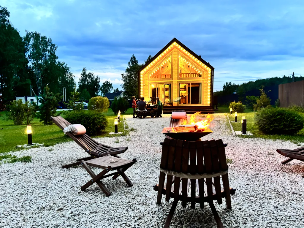 Уютный домик у леса с камином и панорамными окнами