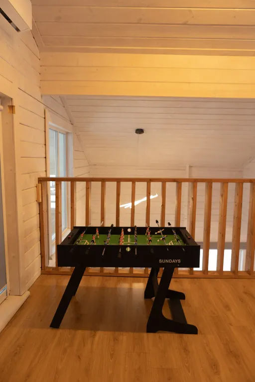 Большой дом с видом на озеро, 3 спальнями, сауной и настольным футболом