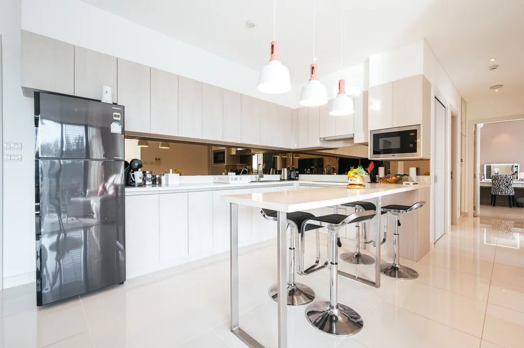 Просторные апартаменты в лагуне на Бангтао с видом на озеро и море