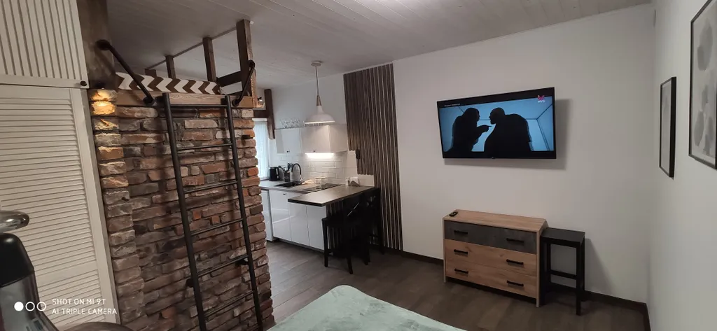 Студия в тенистом саду