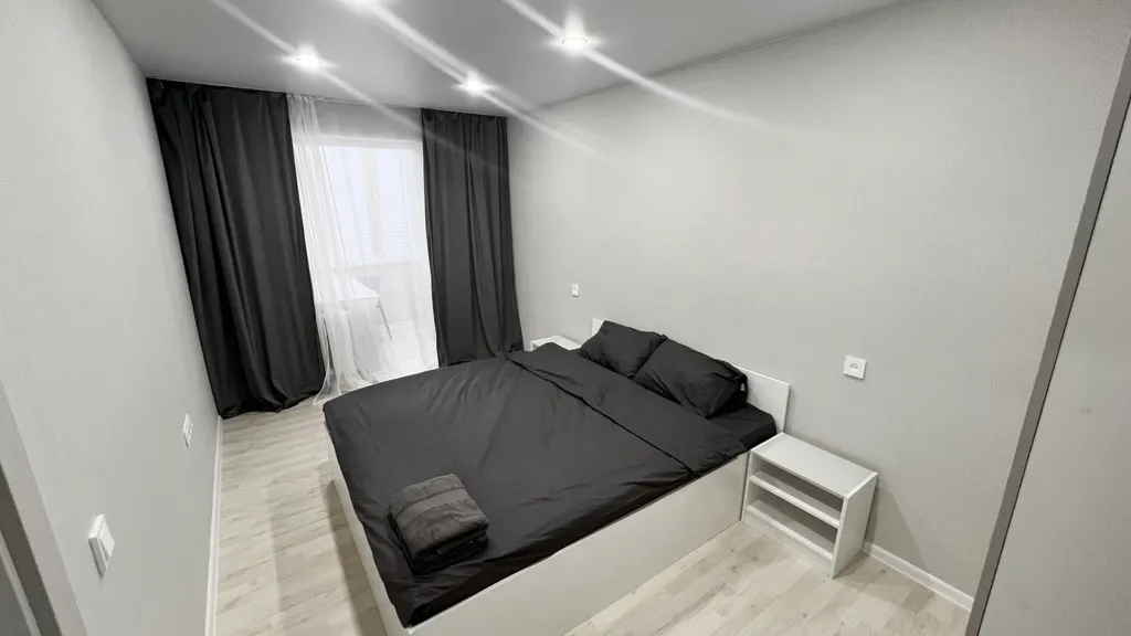 Комфортабельная 2-комнатная квартира с новым дизайнерским ремонтом