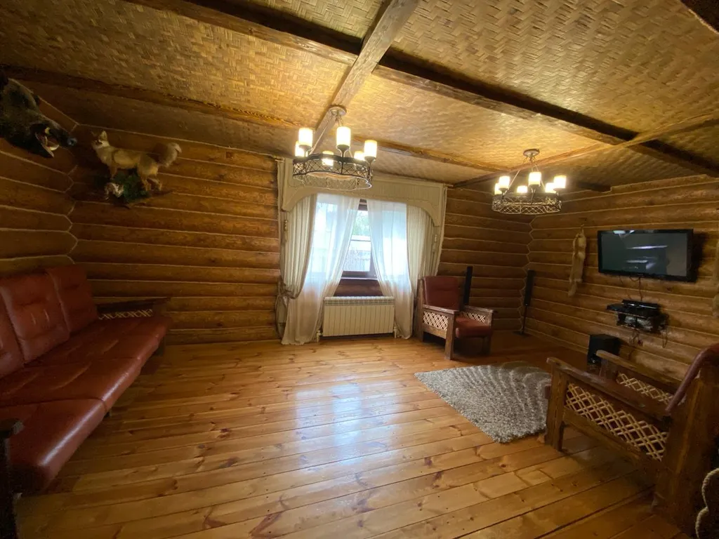 Уютный загородный коттедж недалеко от центра города