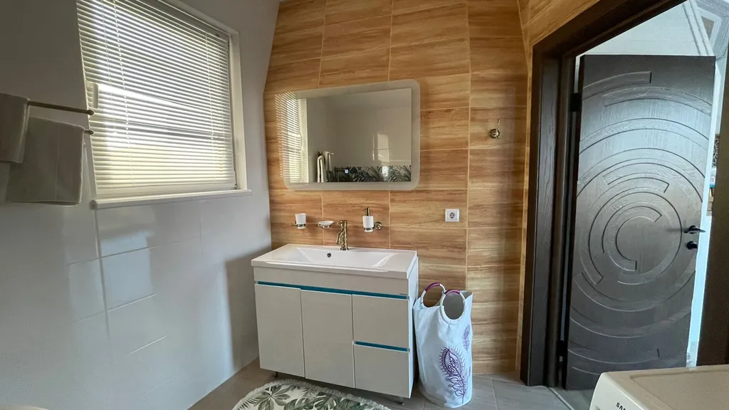 Купольный дом с видом на горы и море