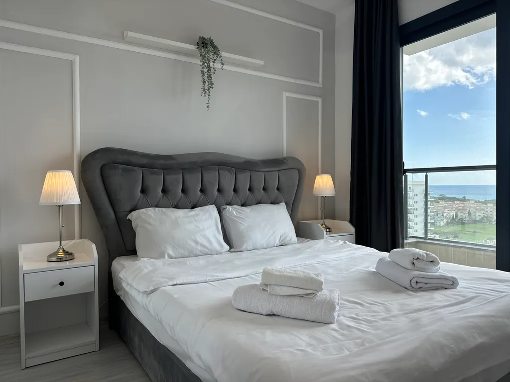 Стильные апартаменты с видом на море