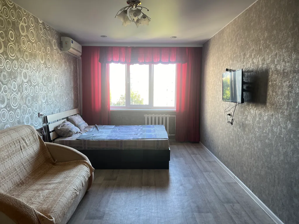 Квартира у МНТК