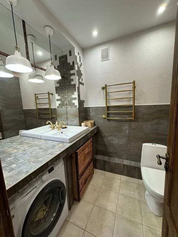 Квартира в центре академгородка рядом с НГУ и Мешалкина