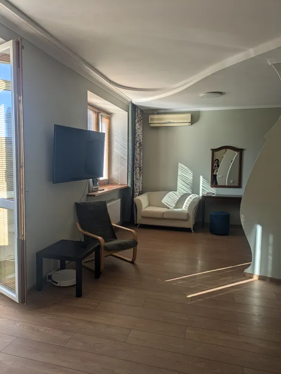 Квартира Просторная студия с видом на оперный театр — Екатеринбург