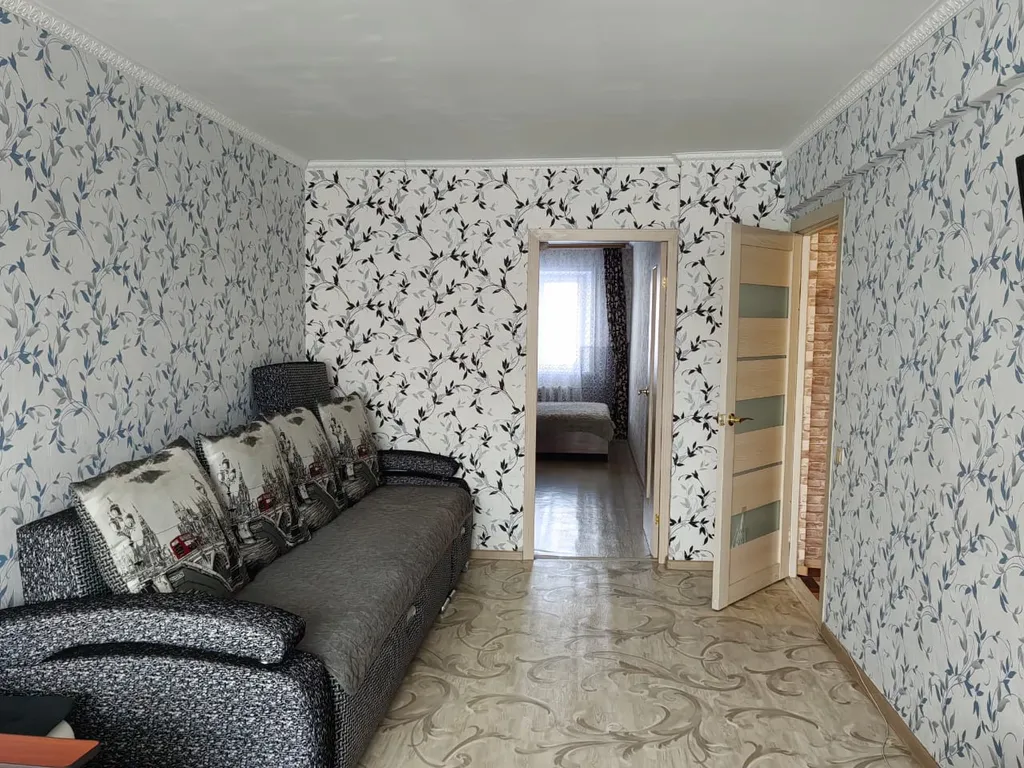 Квартира Просторная и уютная двушка — аренда посуточно в Ачинск