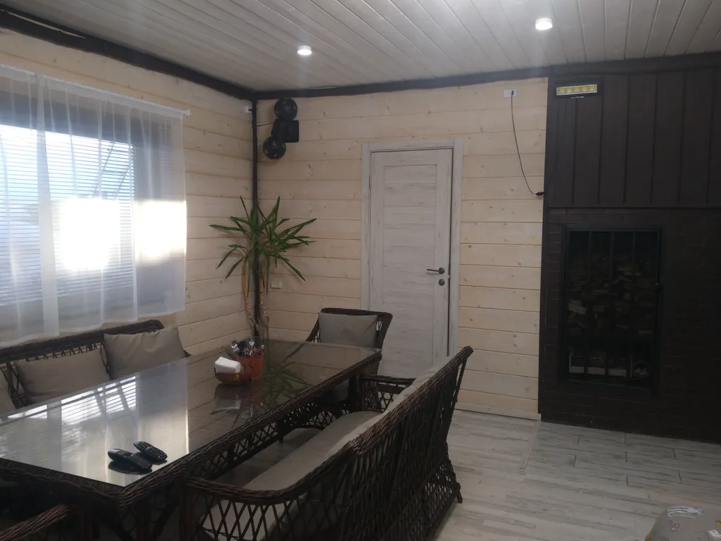 Домик с видом на лес