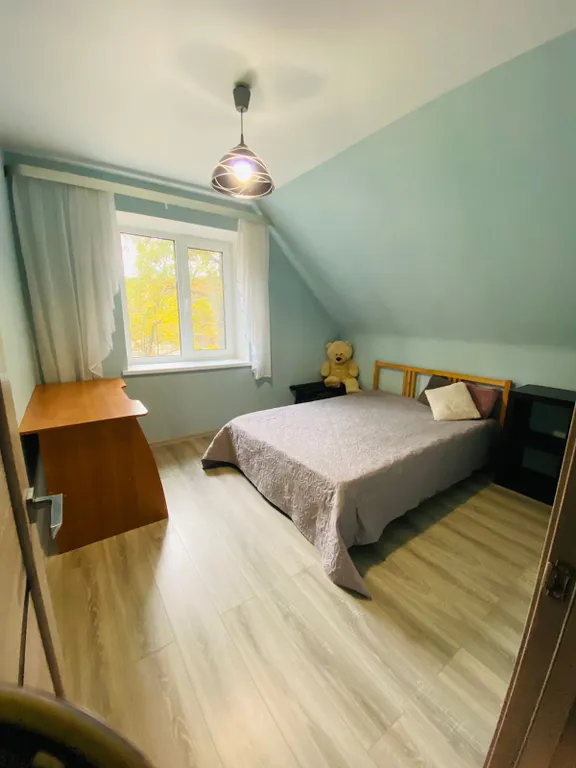 Дом в лесу у залива