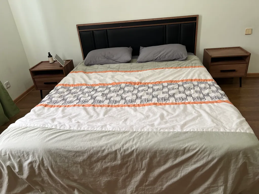 Уютный 2-х этажный дом в центре города, 650 м от моря