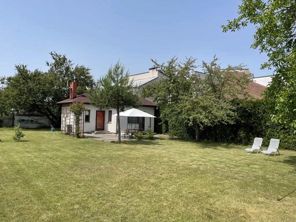 Дом для отдыха в зелёной части города