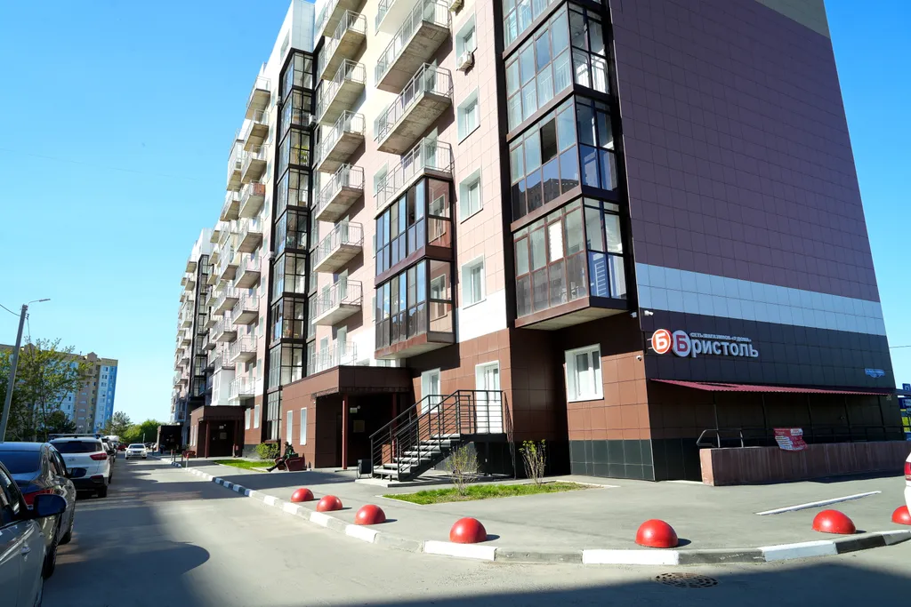 Комфортные апартаменты с видом на метромост и центр