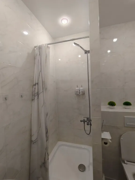 Светлая минималистичная студия в новом уютном районе ЮГ- 2