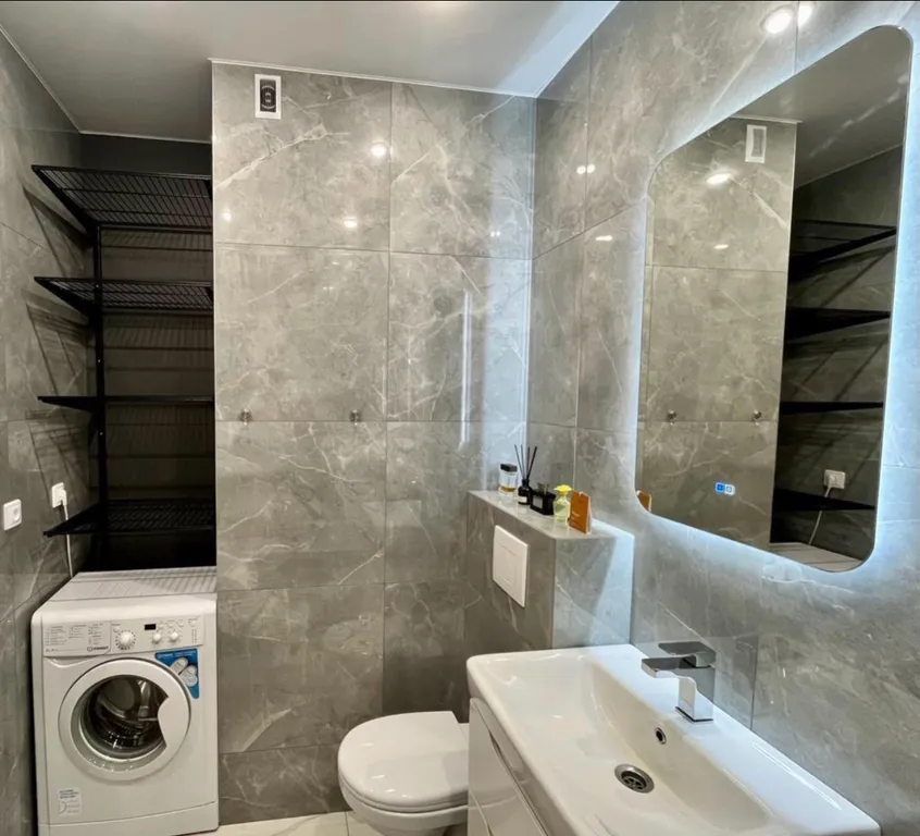 Уютная двушка на 12 этаже с видом на озеро