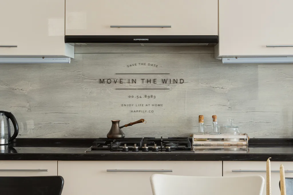 Таун-хаус в современном районе частной застройки