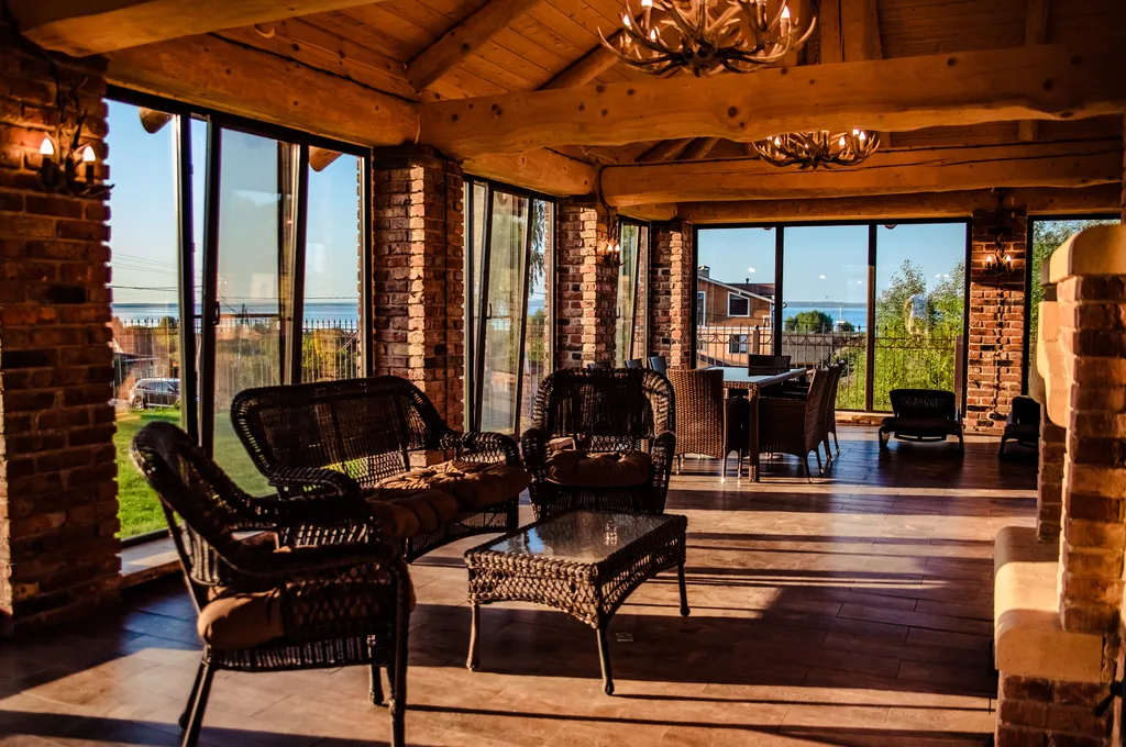 Дом Веськово с видом на озеро Плещеево