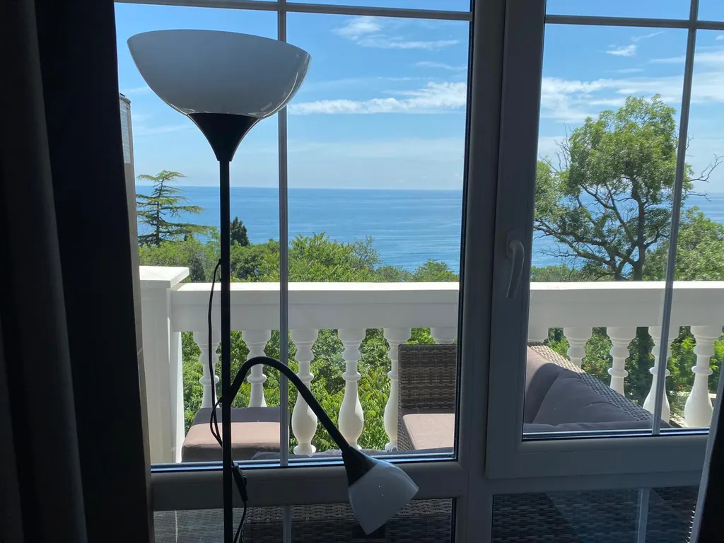 Шикарная современная студия на берегу моря