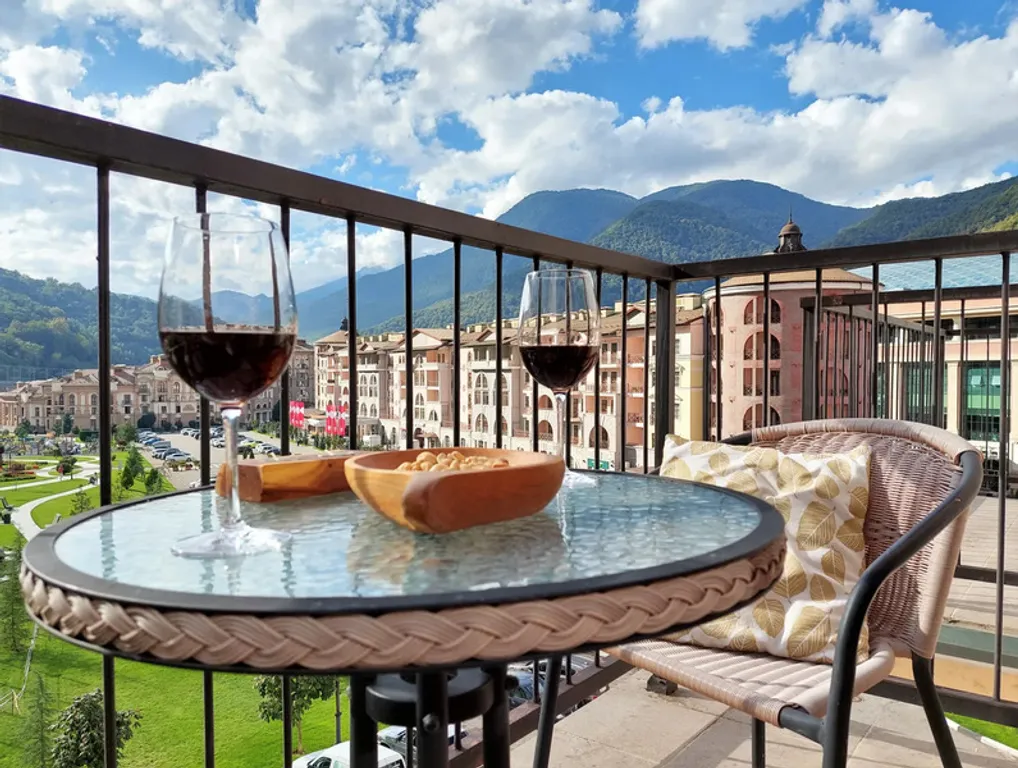 Уютное гнездышко с видом на главную ёлку Красной Поляны