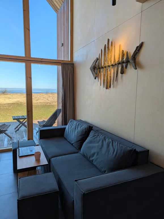 Дом с баней и горячей купелью на озере