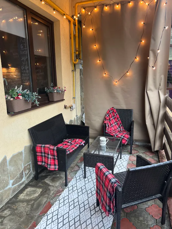 Апартаменты  с террасой с видом на горы в самом центре курорта Красная