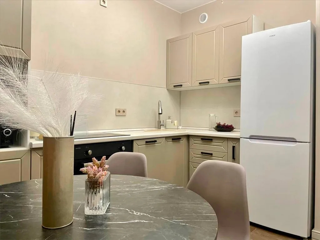 Квартира с панорамным окном в самом центре