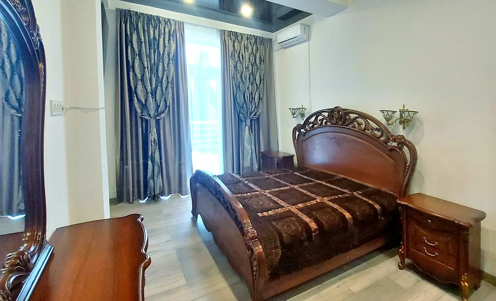 Дом с бассейном в районе Артека и горы Аю-Даг