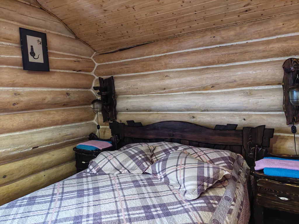 Уютный двухэтажный дом из бруса с видом на Валдайское озеро