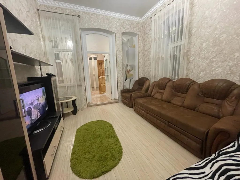 Ассоль 2-комнатный домик с кухней у Парка и Цветник