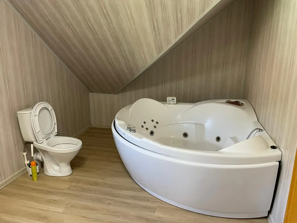 Дом на берегу реки Волга