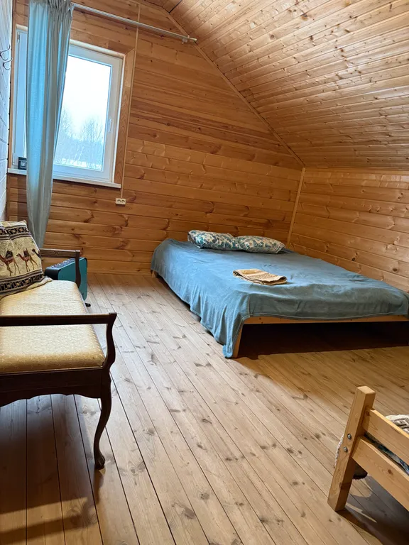 Уютный дом с пятью спальнями на берегу водохранилища