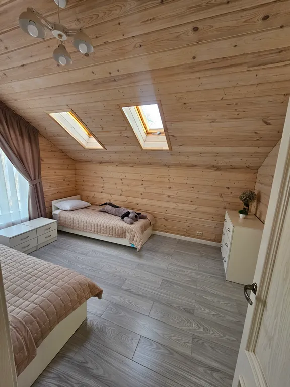 Современный новый дом с баней на дровах и собственной террриторией