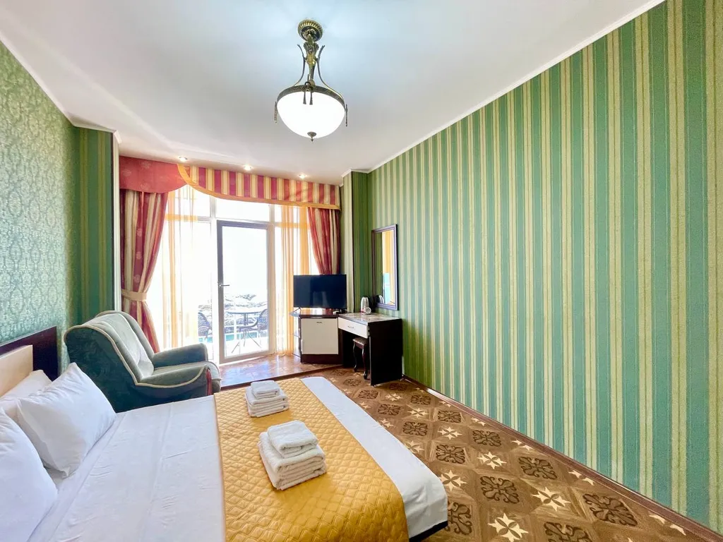 2-х комнатные апартаменты с балконом и видом на море