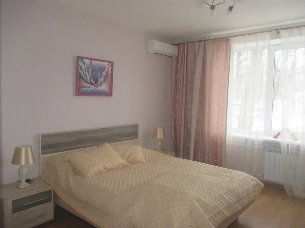 Просторная квартира в центре города с видом на парк — аренда посуточно в Великий Новгород