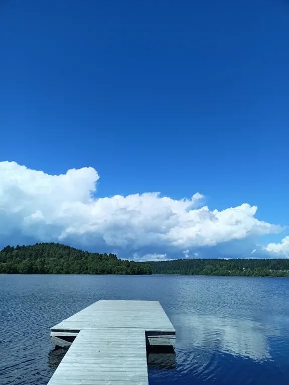 Большой дом с видом на озеро, 3 спальнями, сауной и настольным футболом