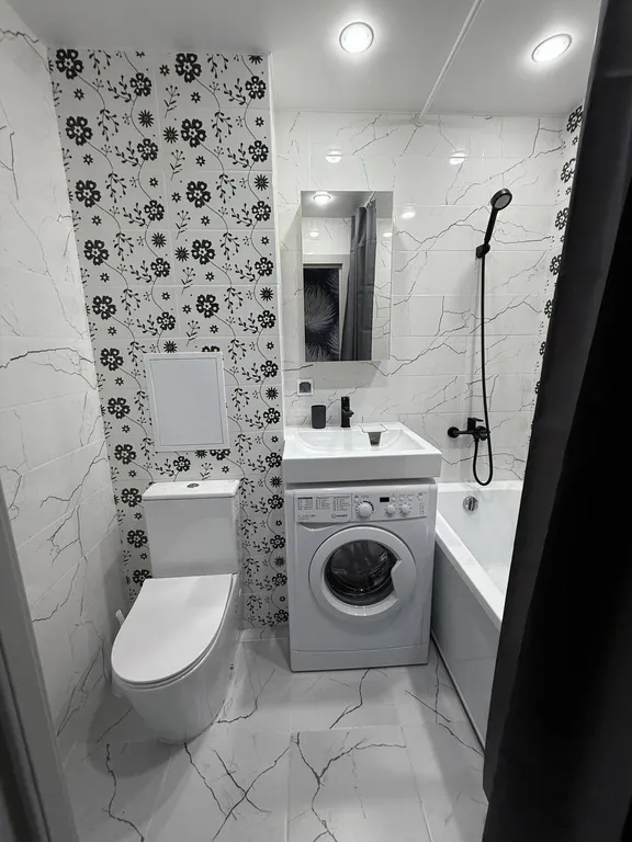 Квартира 3-к квартира. Свежий ремонт, 7 комфортных спальных мест, бойлер — Гатчина