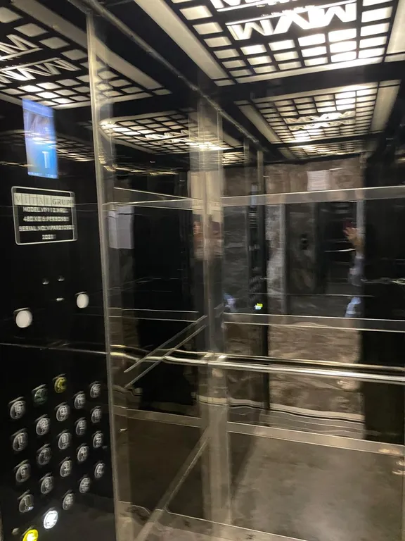 Квартира Огонь предложение! Дизайнерская квартира с окнами в пол, до 5 гостей — Сочи