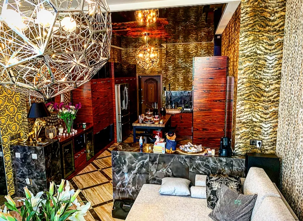 Элитная видовая люкс квартира с террасой дизайна R Cavalli